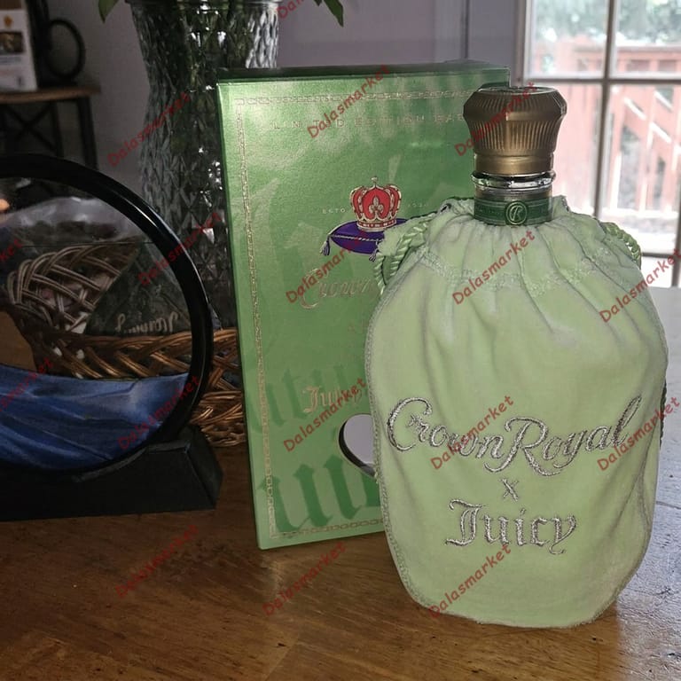 Crown Royal Georgia Bulldogs Embroidered Velvet Whiskey Bottle Bag 2